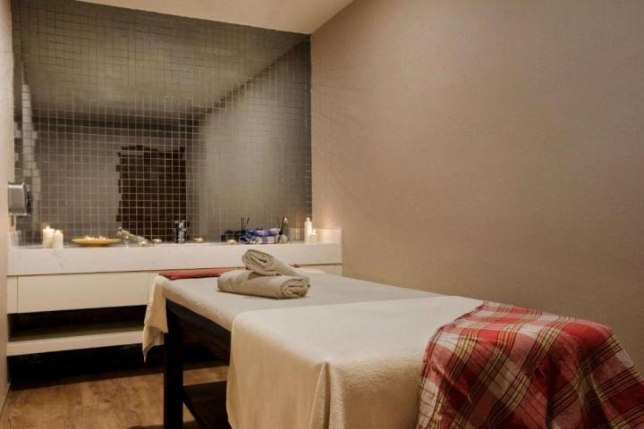 Ramada Hotel & Suites by Wyndham