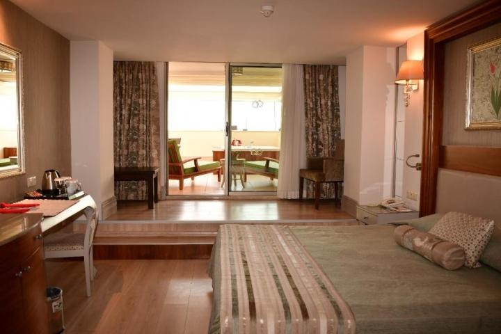 Side Star Resort Hotel