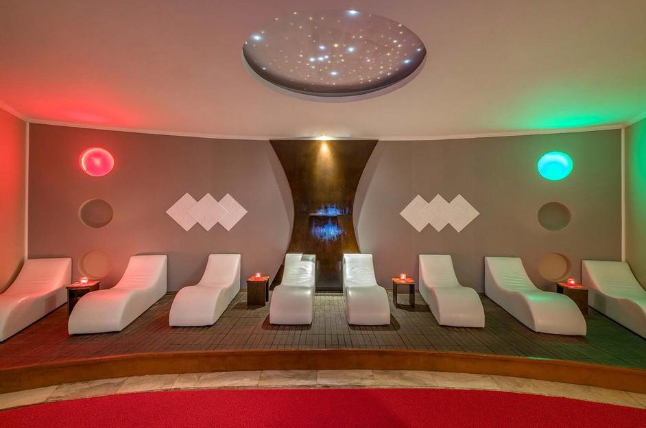 Green Max Hotel