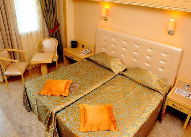 Azka Hotel