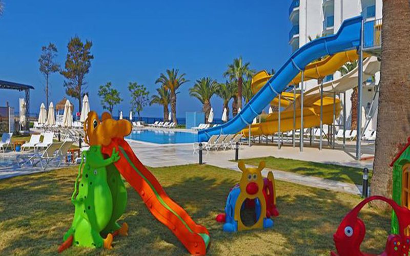 Le Bleu Hotel & Resort