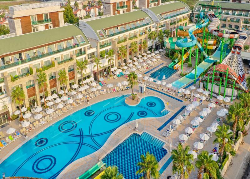 Crystal Waterworld Resort & Spa Hotel