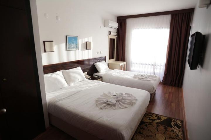 Sunday Hotel