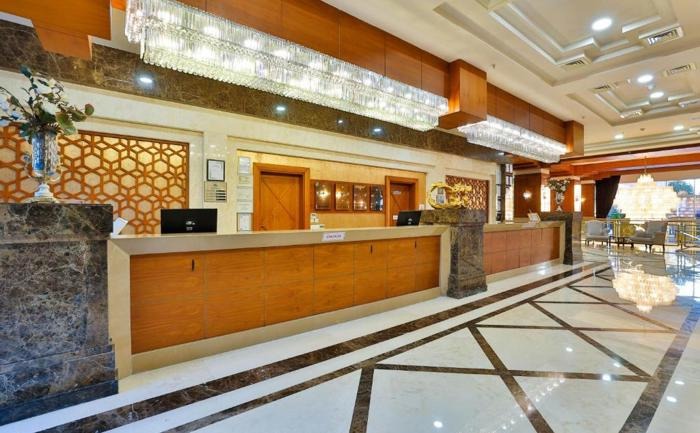 Hotel Crystal Deluxe Comfort Collection