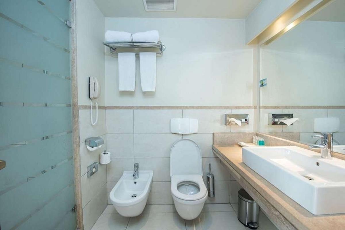 Reef Oasis Beach Resort