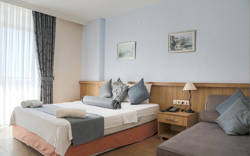 Ponz Hotel