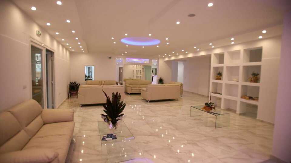 Ninos Saint George Palace