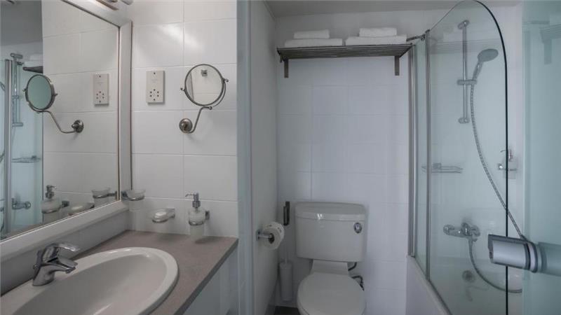 Cavo Maris Hotel