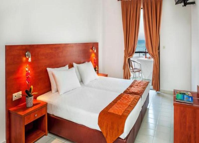Xenios Dolphin Beach Hotel