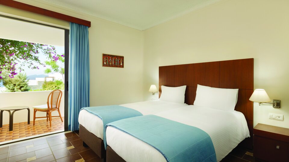 Hotel Wyndham and Ramada Loutraki Poseidon Resort