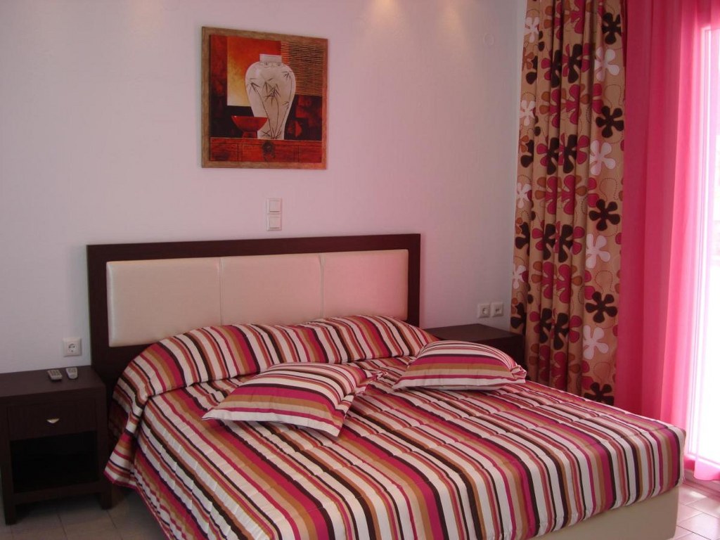 Eleana Studios & Suites