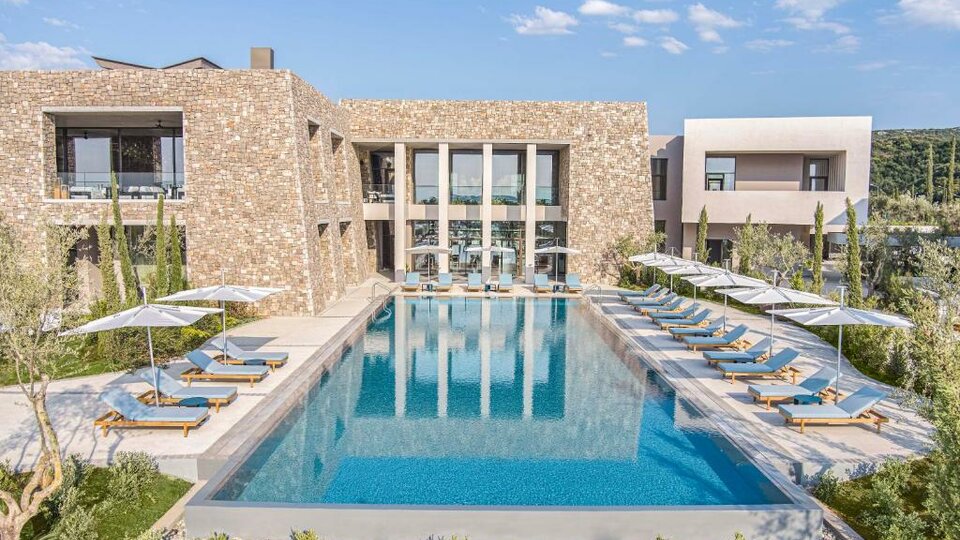 W Costa Navarino