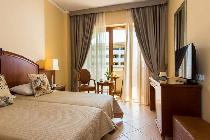 Theartemis Palace