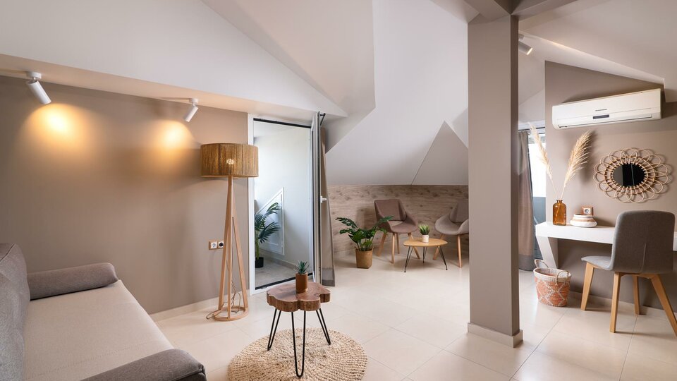 Elle Rooms and Suites