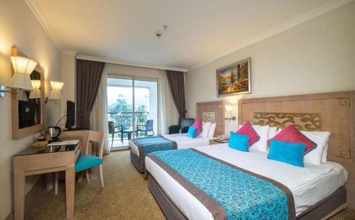Hotel Crystal Deluxe Comfort Collection
