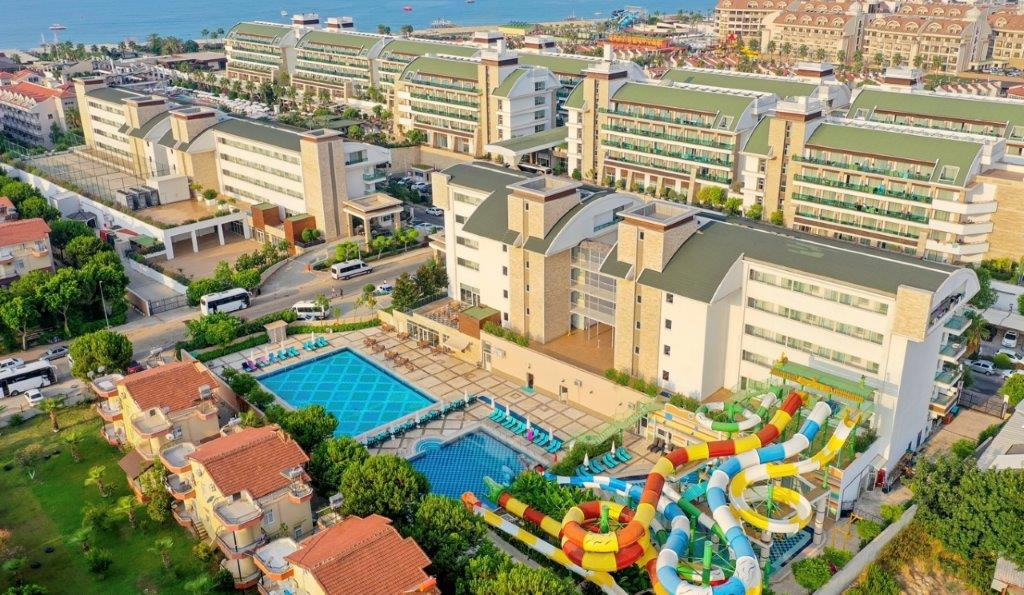 Hotel Crystal Waterworld Aqua Collection