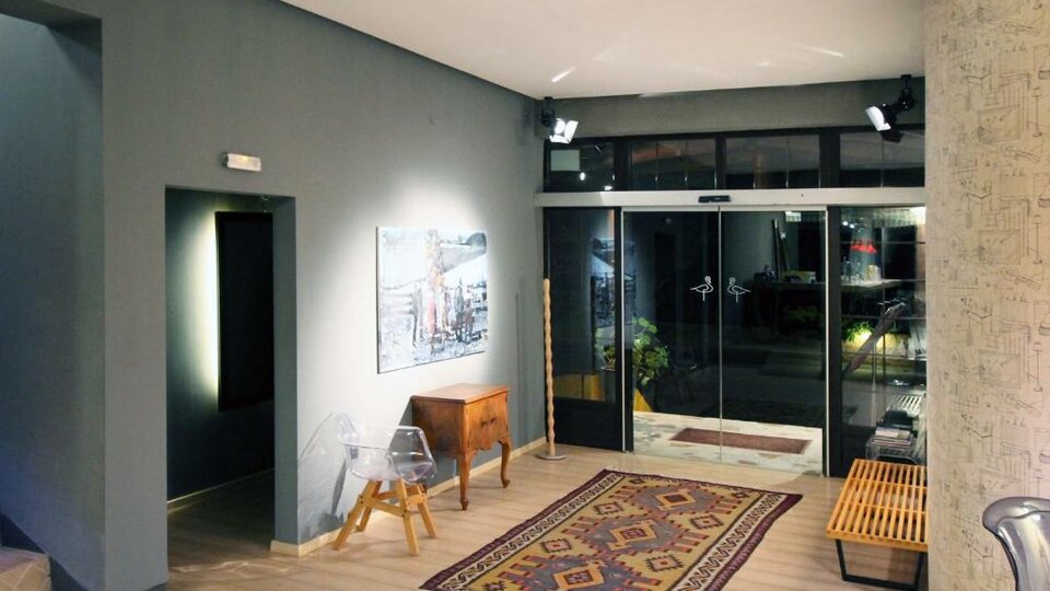 Despotiko Apartment Hotel and Suites