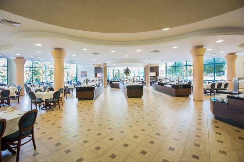Hotel Marina Grand Beach
