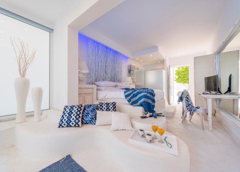 Kouros Home Apartments Hotel