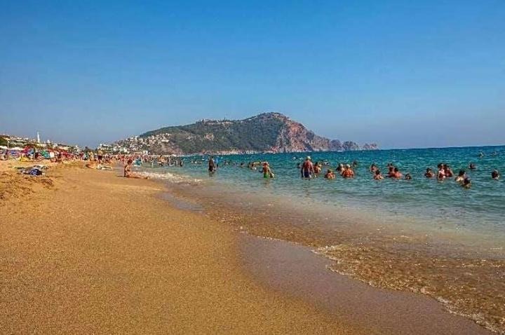 Kleopatra Beach