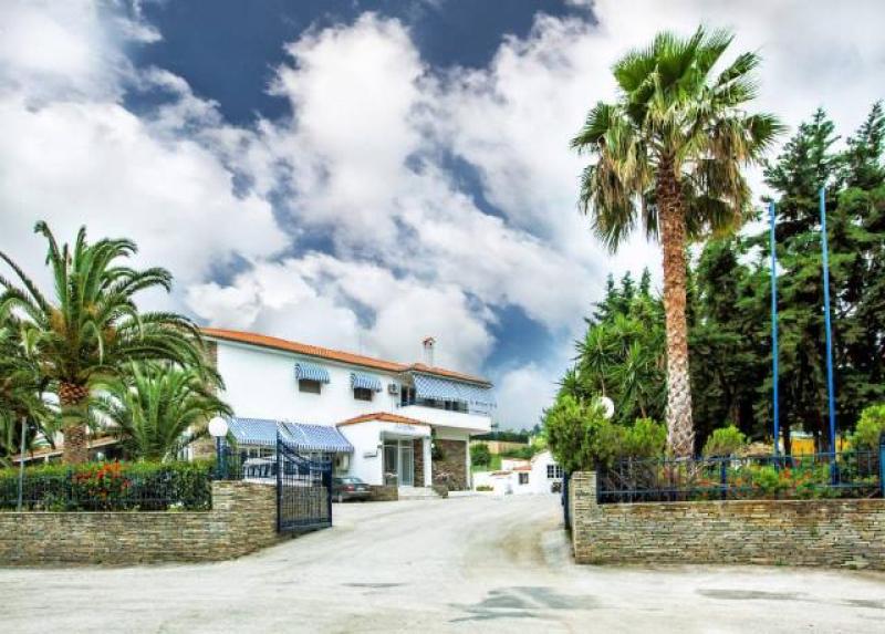Xenioas Port Marina Hotel