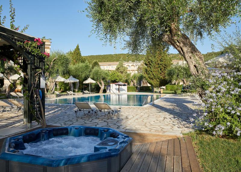 Delfinia Hotel