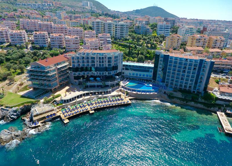 Charisma De Luxe Hotel