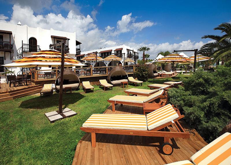 Costa Bitezhan Beach Hotel