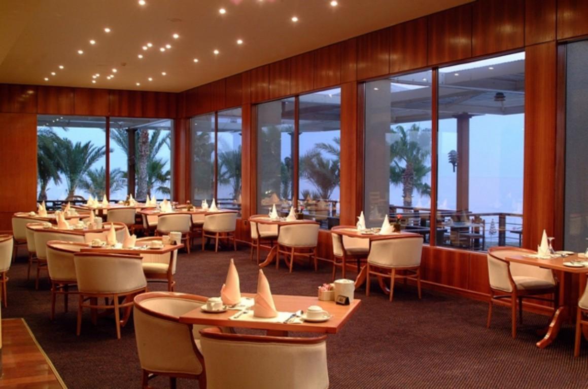 Golden Bay Hotel