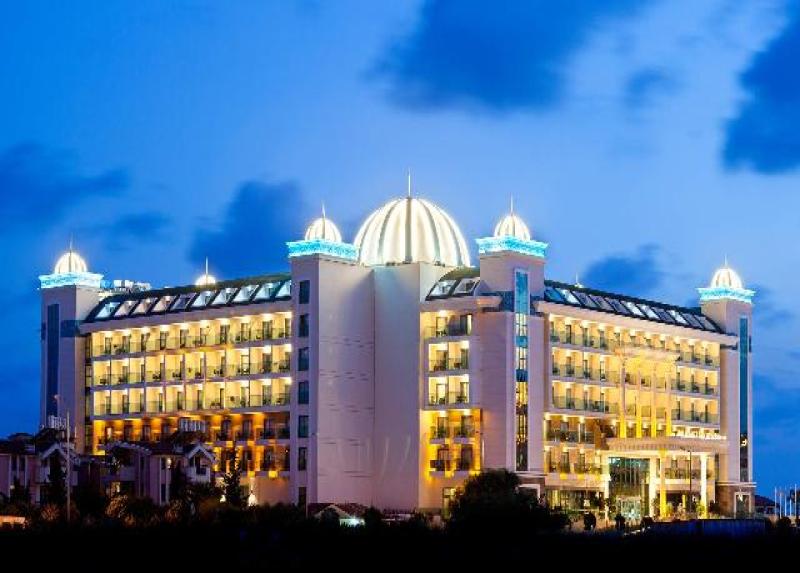 Luna Blanca Resort Hotel