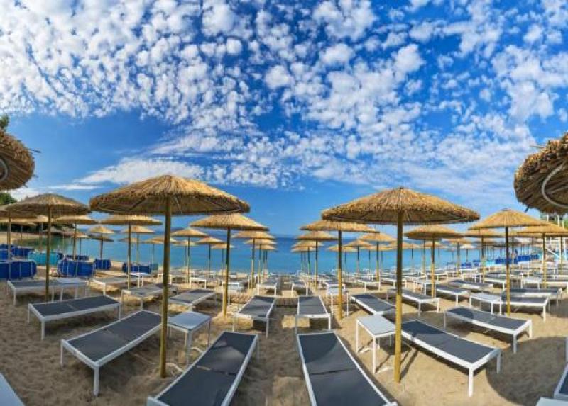 Lagomandra Beach Hotel