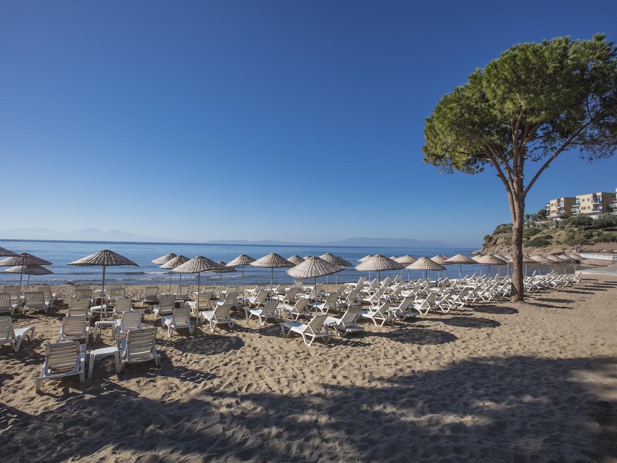 Aria Claros Beach & Spa Resort