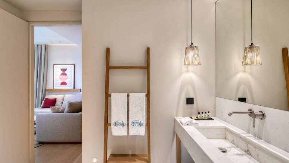 Vathi Cove Luxury Resort & Spa