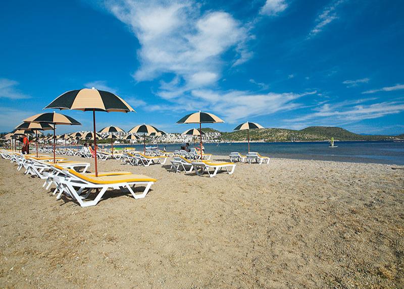 Costa Bitezhan Beach Hotel