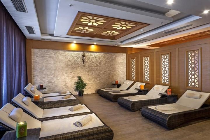 Karmir Resort Hotel