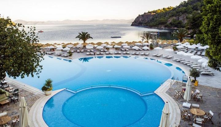 Hillside Beach Club