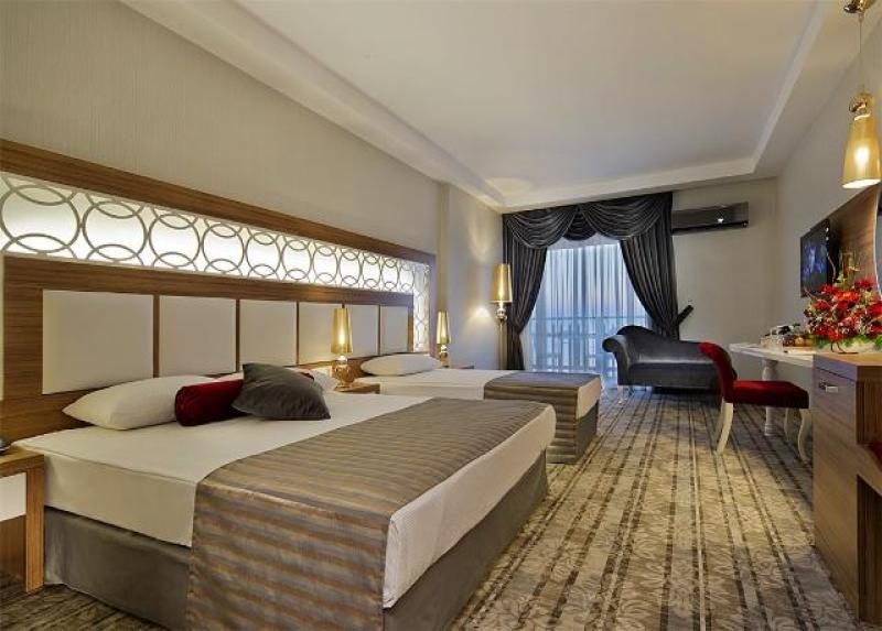 Justiniano Deluxe Resort Hotel