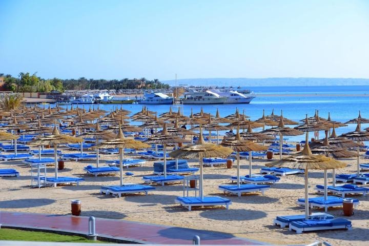 Albatros White Beach