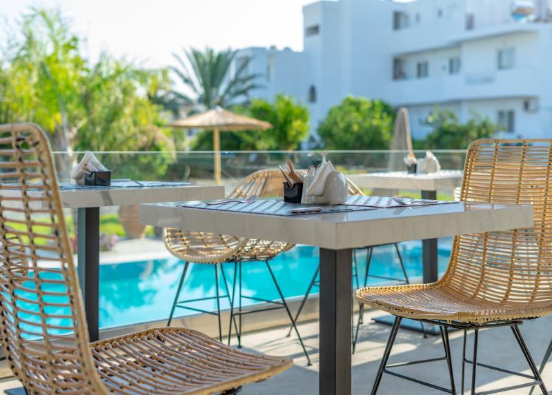 Kouros Home Apartments Hotel