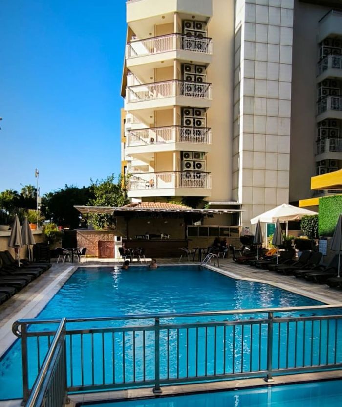 Riviera Hotel & Spa