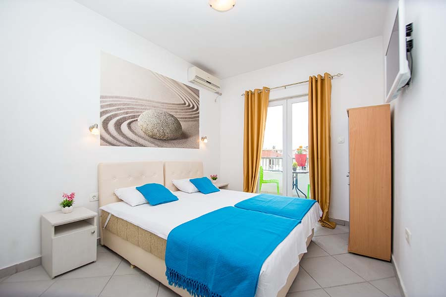 Vila D & B