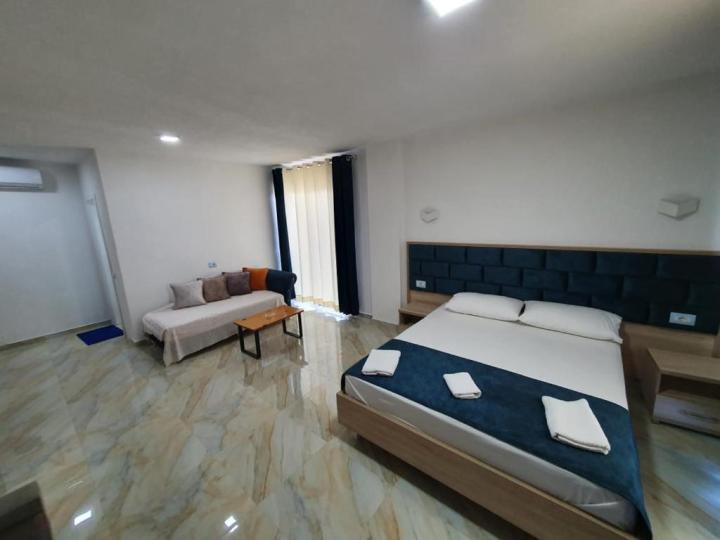 Hotel Solis ex Eksamilia