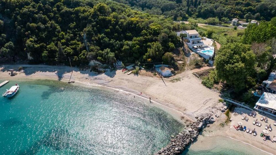 Alboro Seaside Suites 