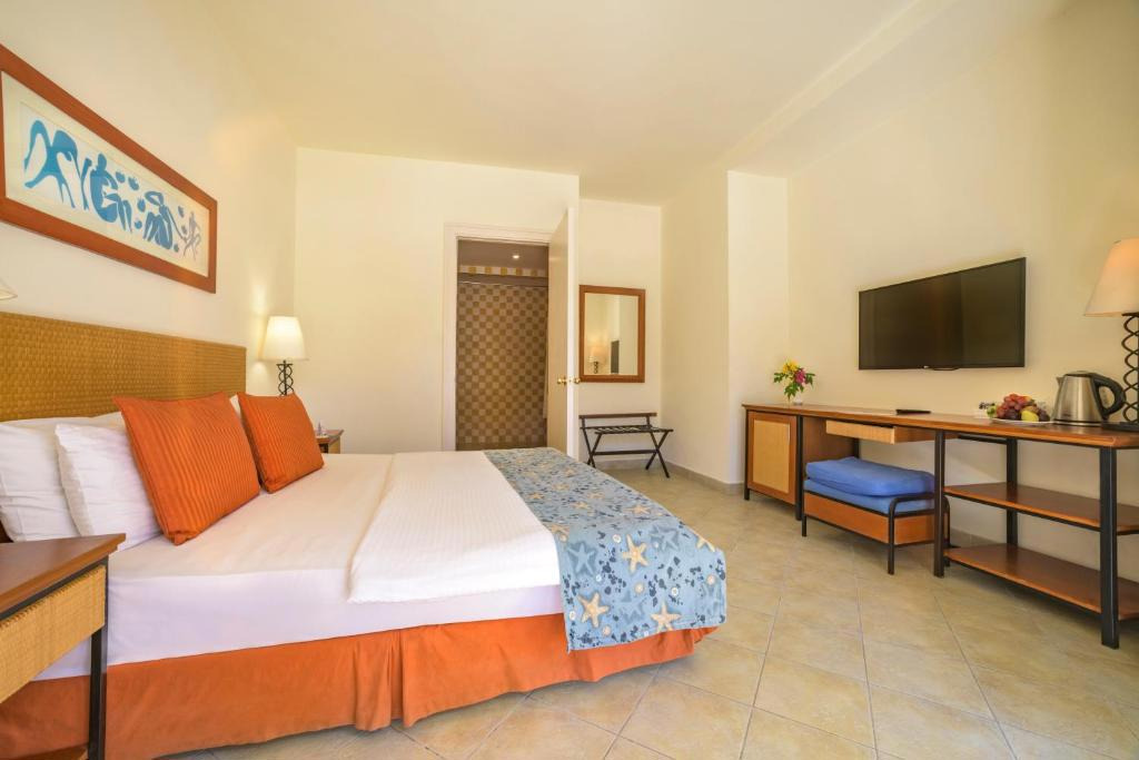  Marina Plaza Hotel Tala Bay