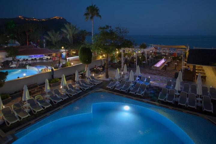 Xperia Saray Beach