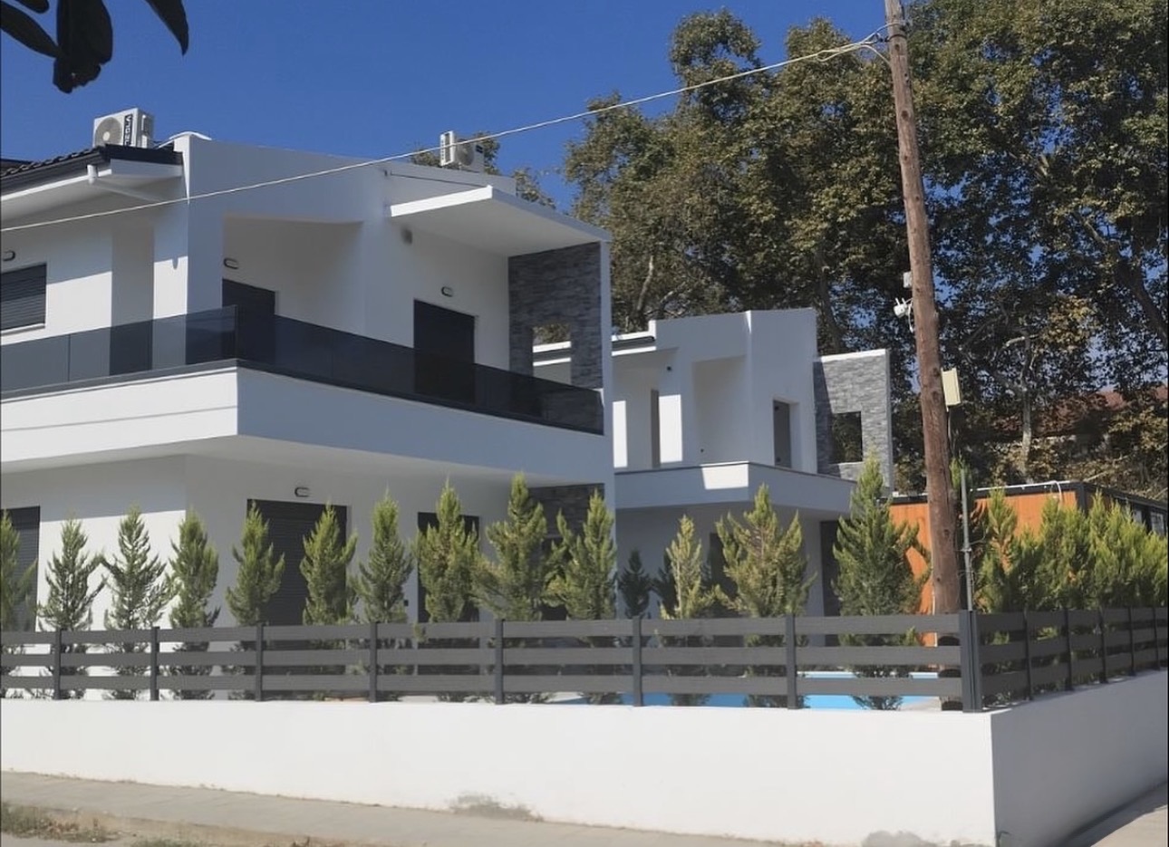 Vila Feniks Platani