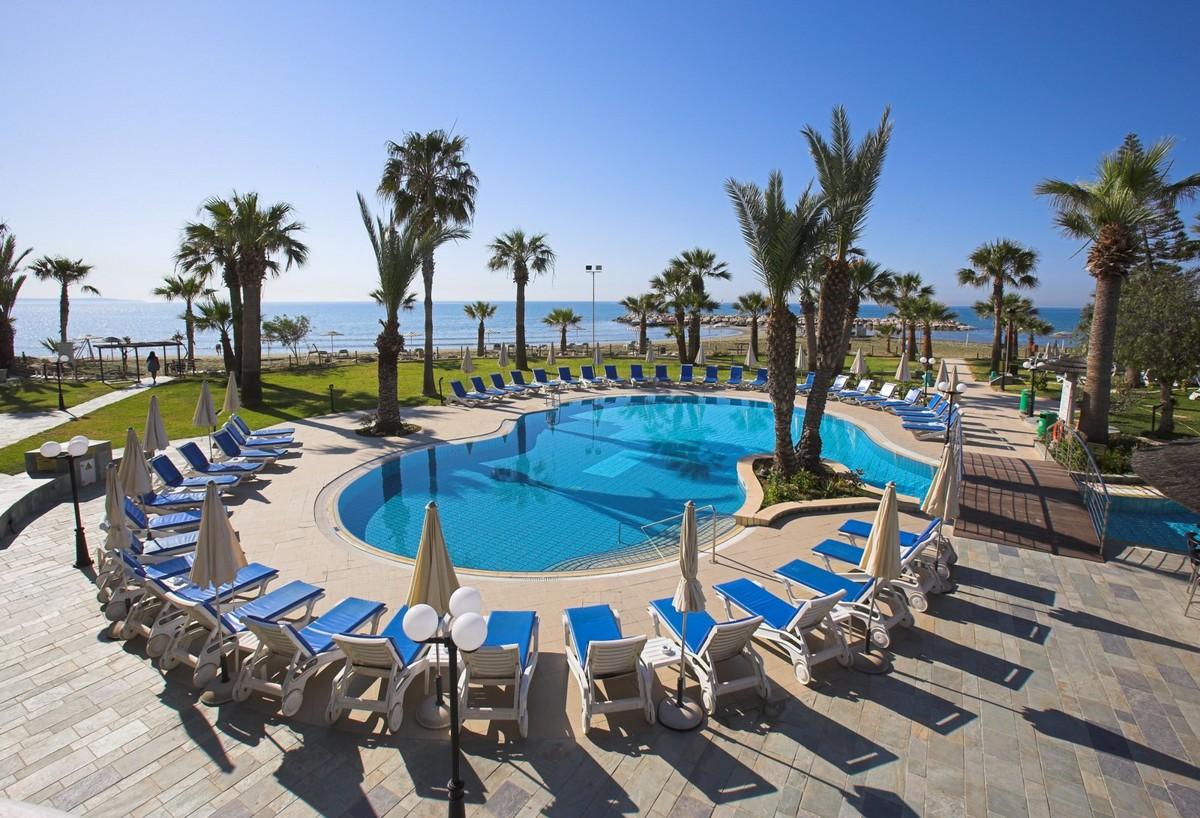 Golden Bay Hotel