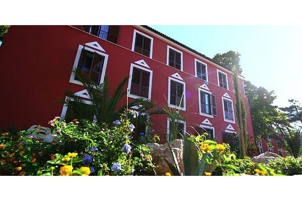Depadansa Villa Donat