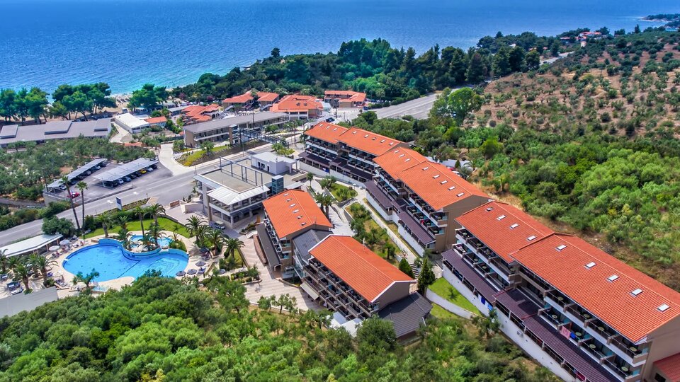Lagomandra Hotel and Spa