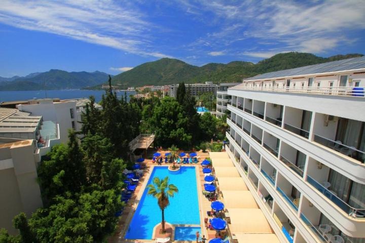 Hotel Kaya Maris